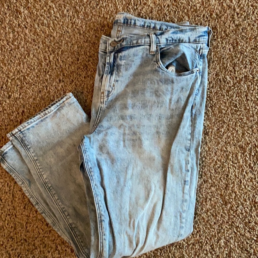 Woman’s Old Navy jeans